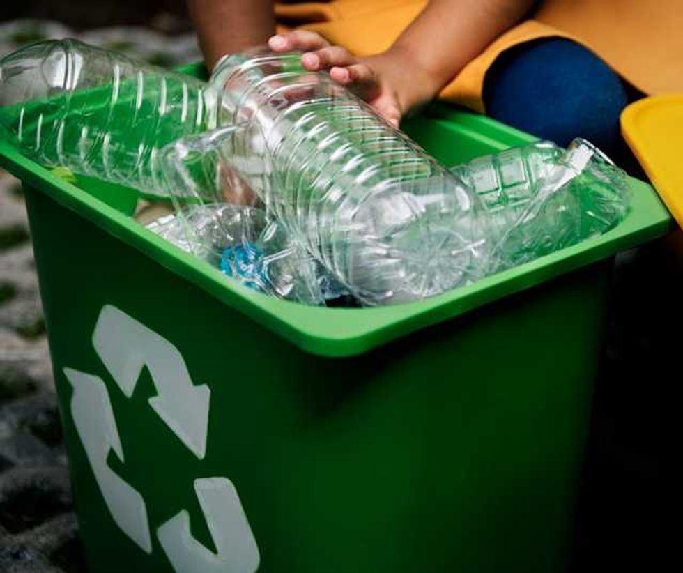 Scientists turn plastic waste into clean hydrogen fuel using sunlight