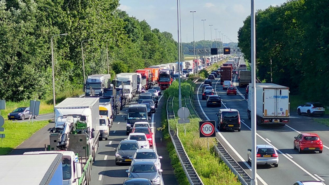 A highway filled with traffic