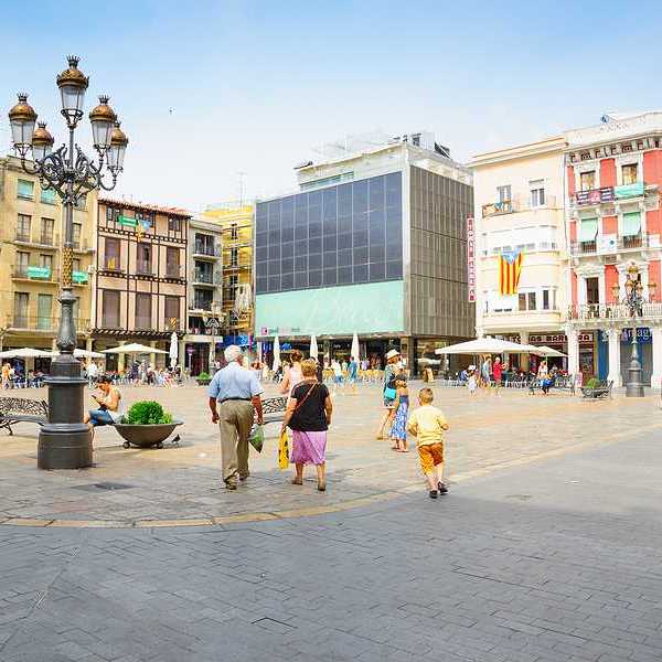 A Spanish plaza in the city of Reus.