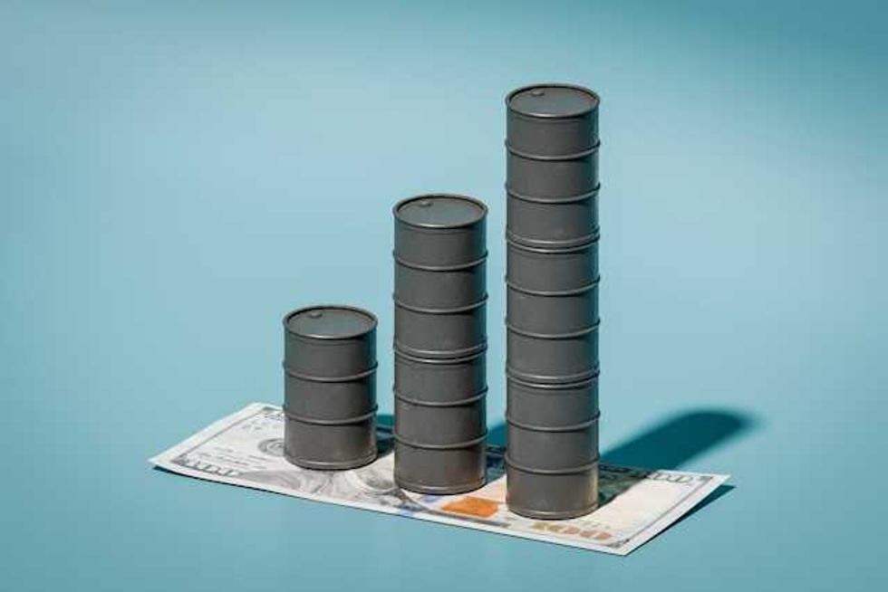 Canadian oil executives’ stock holdings increased by over $1B amid war and wildfires