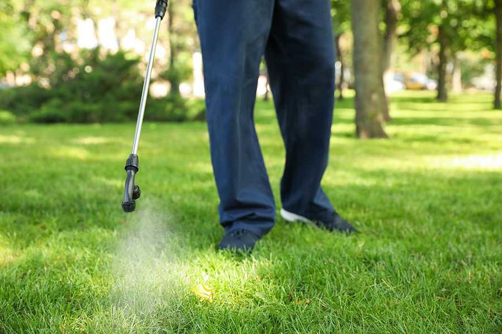 Illinois weighs early warning system for pesticide spraying near parks, schools