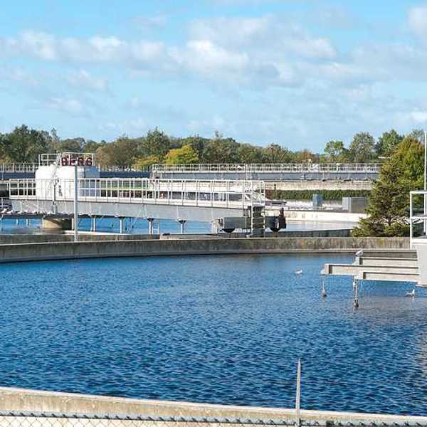 A water treatment facility with water holding sections