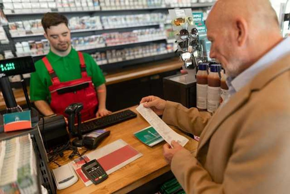 Are there toxic chemicals in your grocery store receipt?