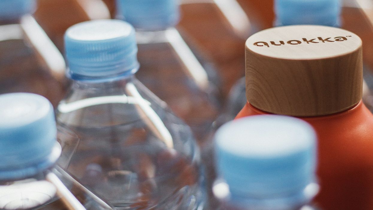 La UE da un paso para reducir los embalajes y acabar con envases individuales de salsas o champús