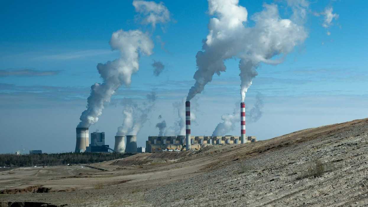 Coal burning power plant spewing emissions