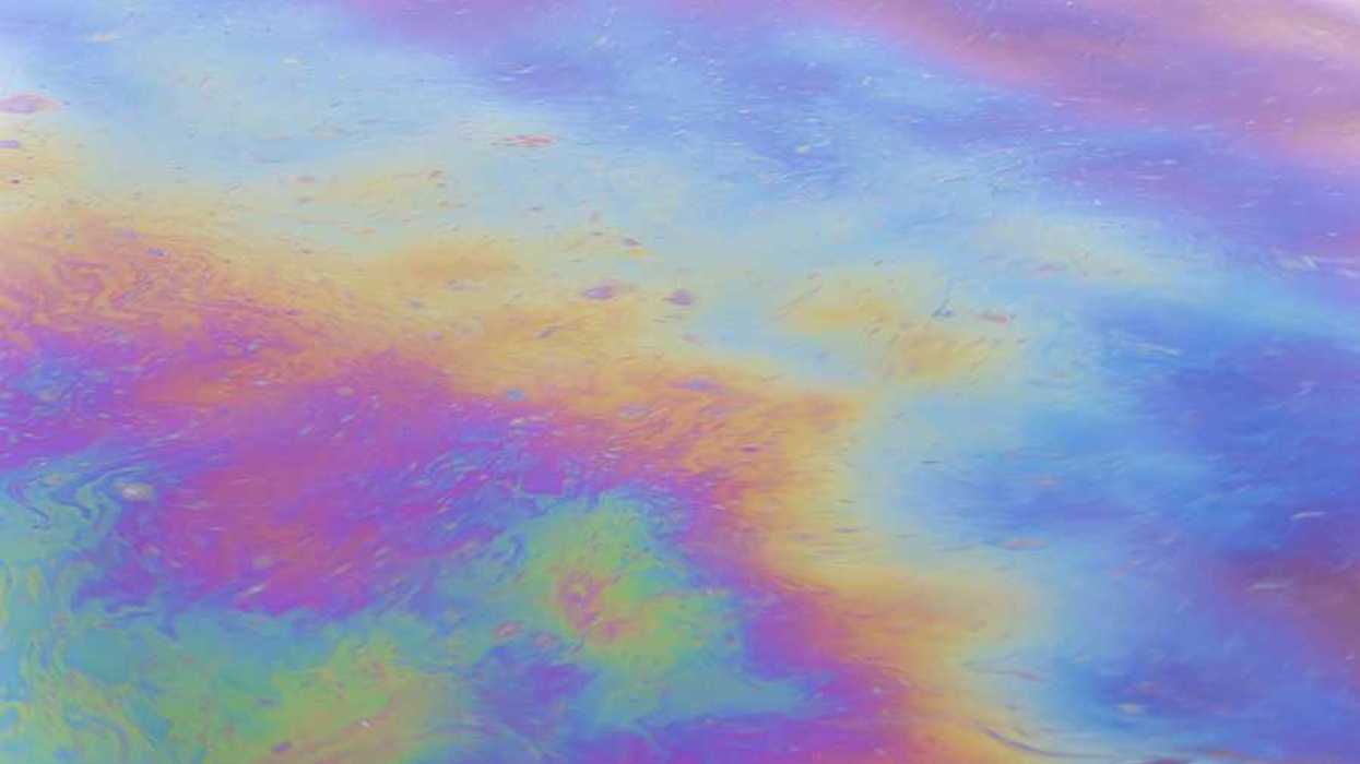 Colors of an oil slick on water