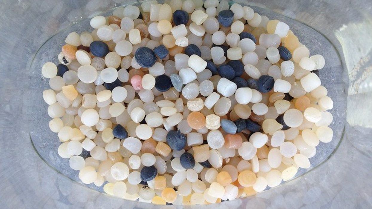 container ship plastic nurdle spill