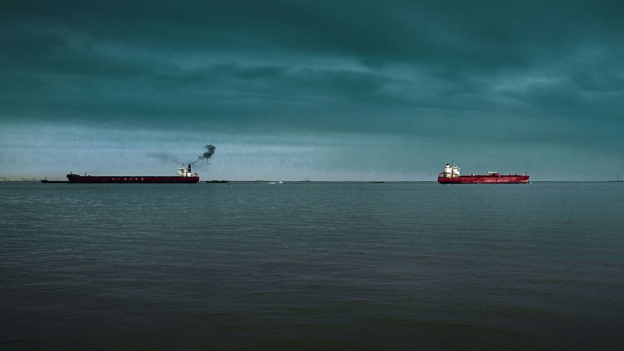 photo of Choque de barcos en el Mar del Norte: alerta por el derrame de combustible y químicos tóxicos image