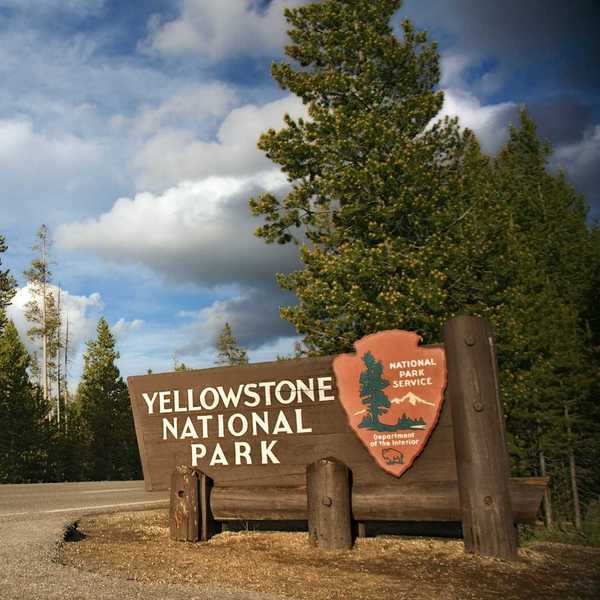 Entrance sign to Yellowstone National Park