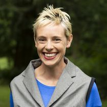 Anna  Zivarts