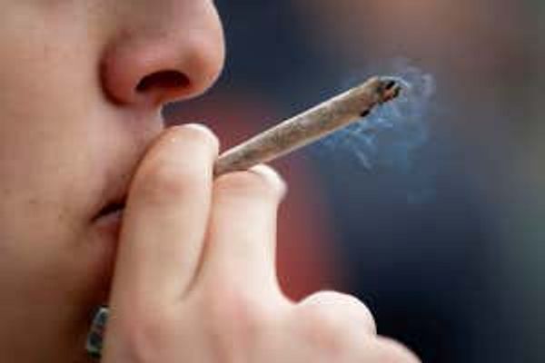 Parents' second-hand marijuana smoke may cause colds in children