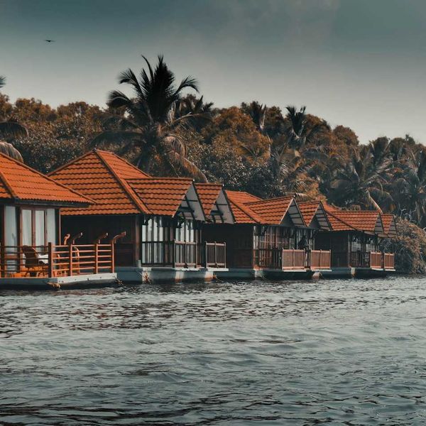 floating homes on seacoast