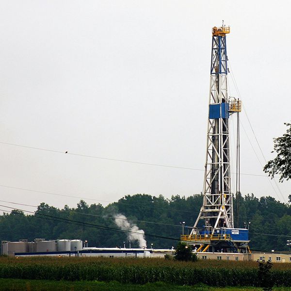 Fracking rig and gas and oil well pad
