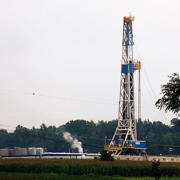fracking rig