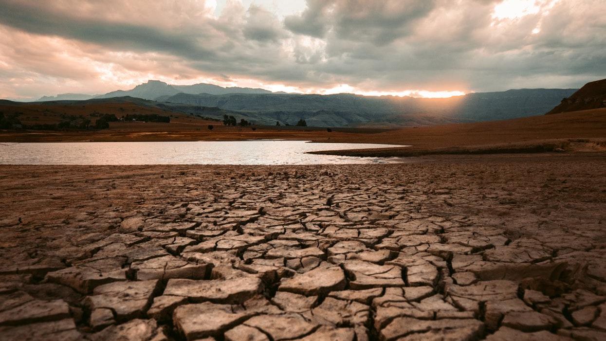 Geoengineering climate change