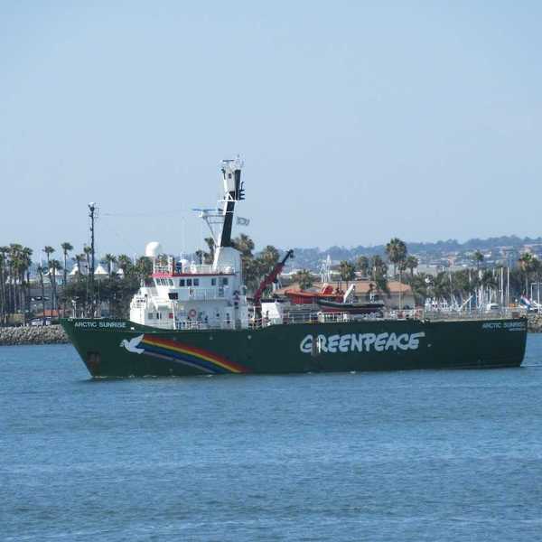 Greenpeace vessel, The "Arctic Sunrise" under sail