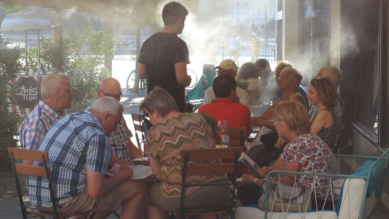 heat wave people sitting at table