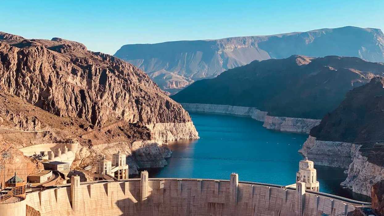 Hoover Dam, Lake Mead, and the Colorado River showing "bathtub ring" indicative of low water level.