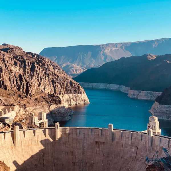 Hoover Dam, Lake Mead, and the Colorado River showing "bathtub ring" indicative of low water level.