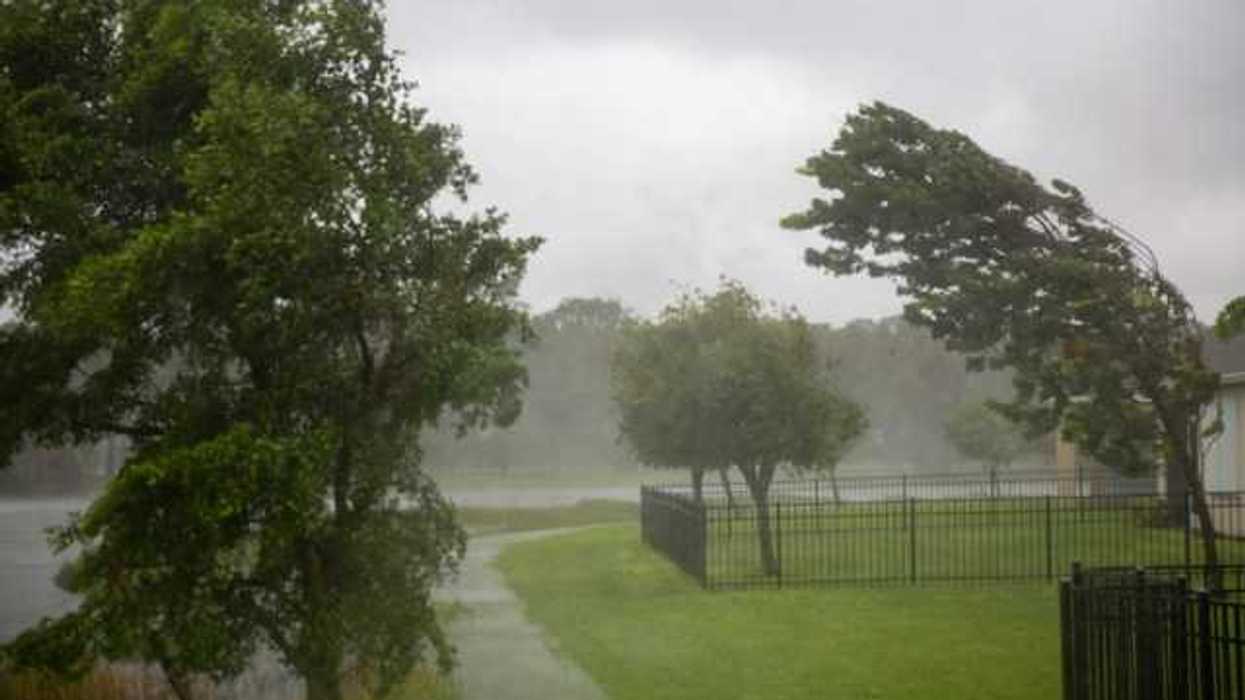 Hurricane Ian eye wall arriving