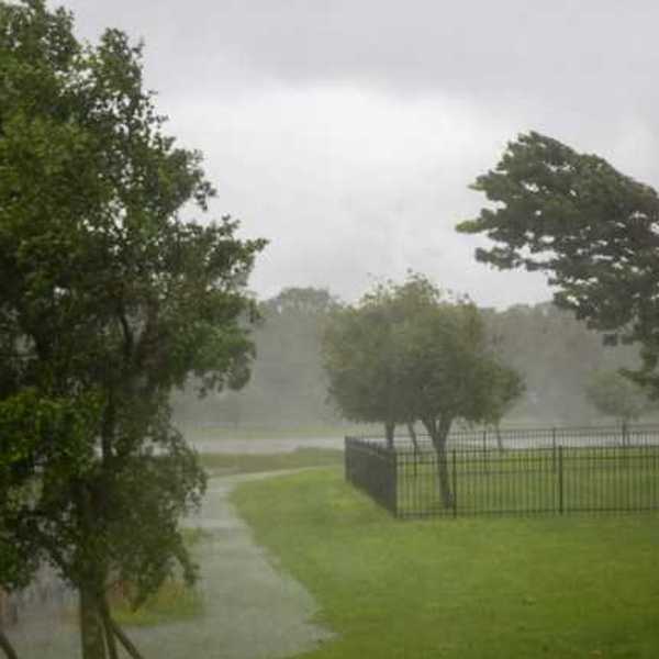 Hurricane Ian eye wall arriving