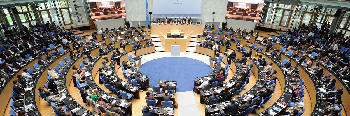 Closing the climate talks, two 'rays of light'