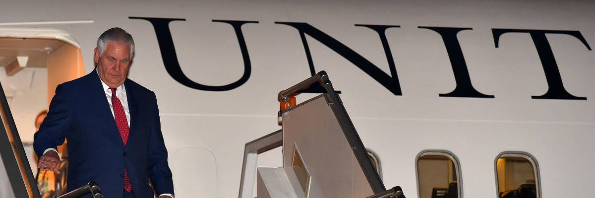 Weekend Reader for Sunday, Dec. 3