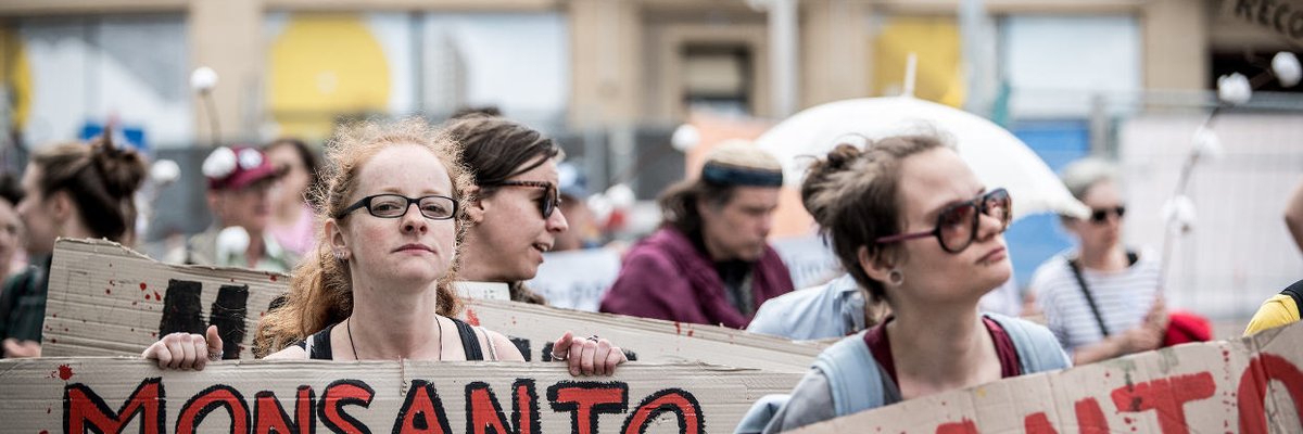 Essay: Monsanto’s ghostwriting and strong-arming threaten sound science—and society