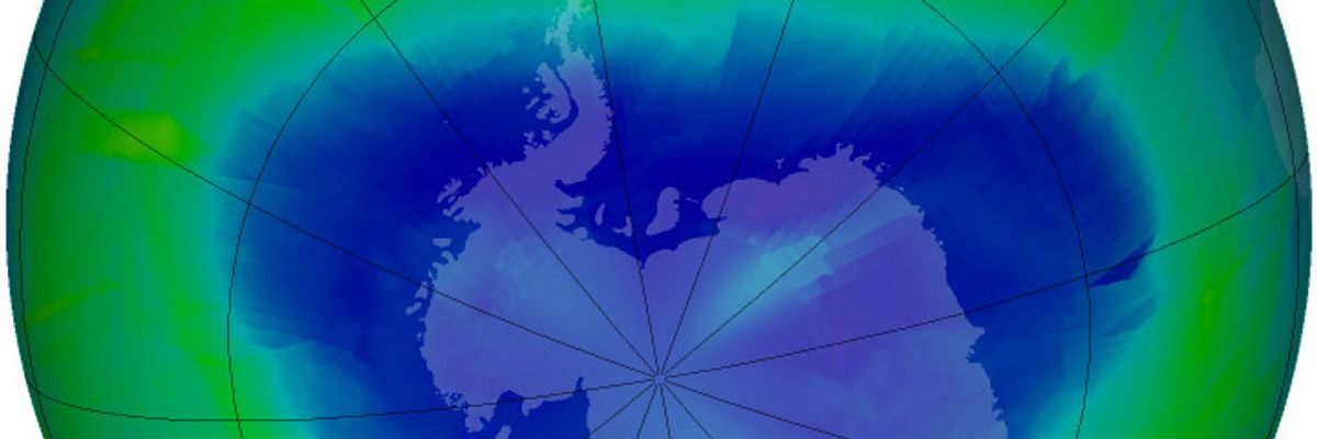 Ozone and alcohol: Two must-read stories for your week