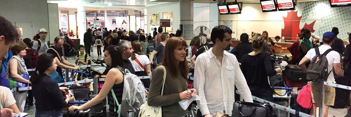 To fly or not to fly? The climate question