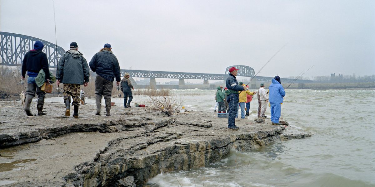 Whose job is it to reduce toxic mercury in the Ohio River?