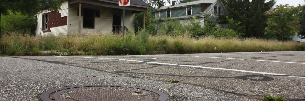 Sewage adds to Detroit's headache