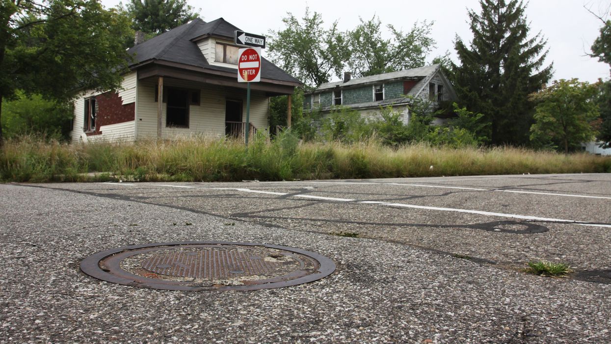 Sewage adds to Detroit's headache