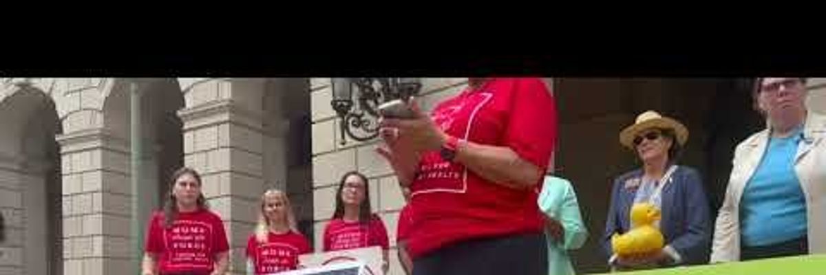 Environmental groups call on the EPA to ban the toxic chemical vinyl chloride