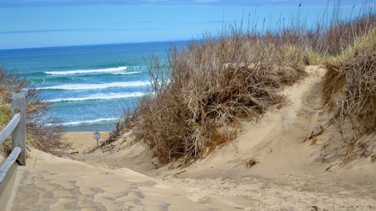 Massachusetts beachfront homeowners lose half-million-dollar sand dune to the sea