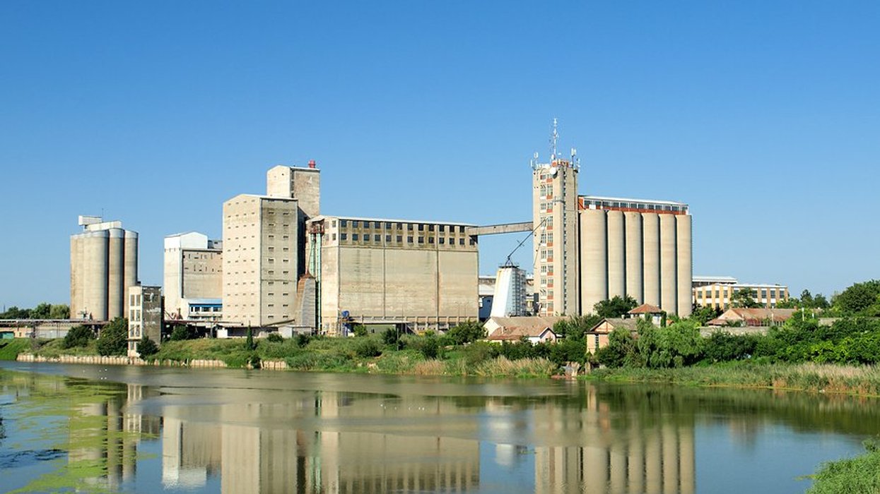 Activists urge Louisiana to reject 2,400-acre plastics plant permits