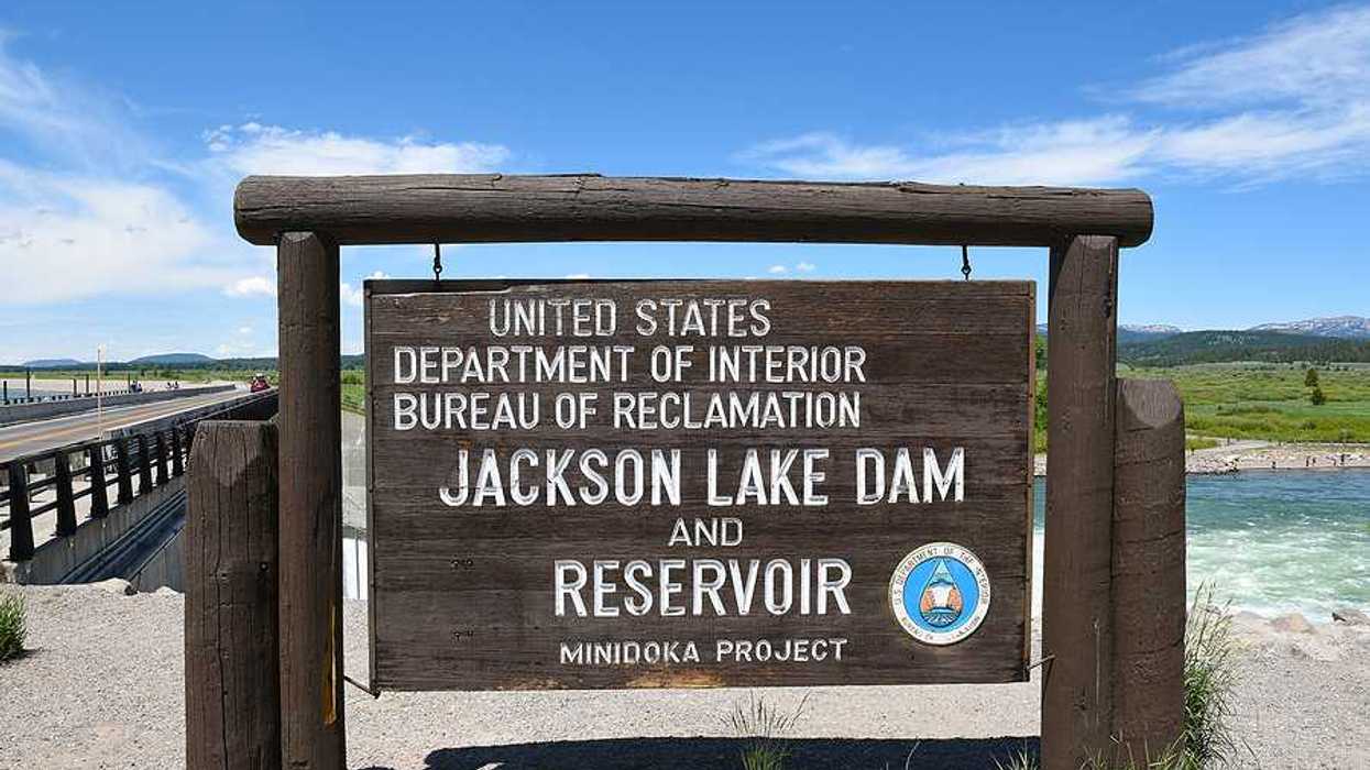 Jackson Lake Dam wooden sign