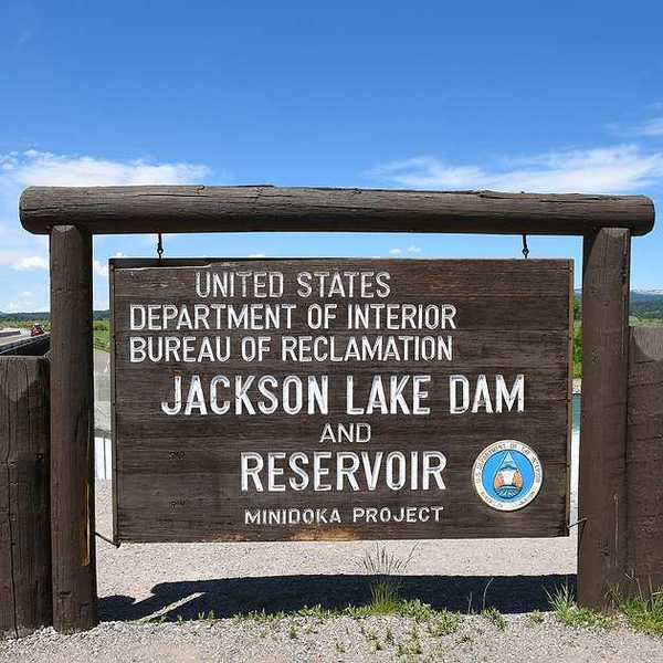 Jackson Lake Dam wooden sign