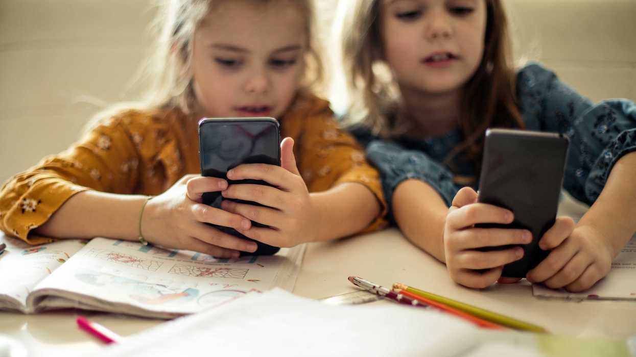 kids using cell phones
