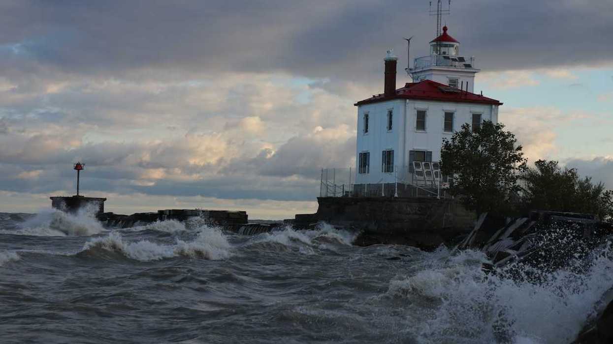 Lake Erie lighthouse being battered by storm surge