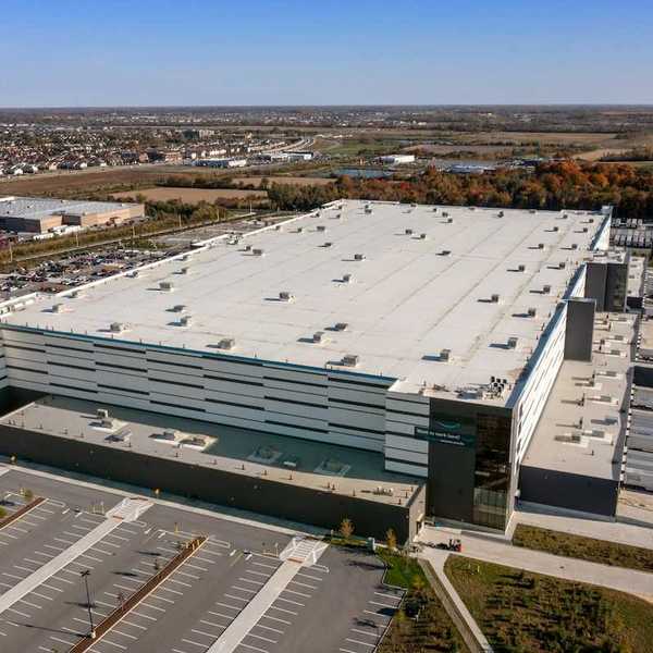 Large white rectangular data center/data warehouse