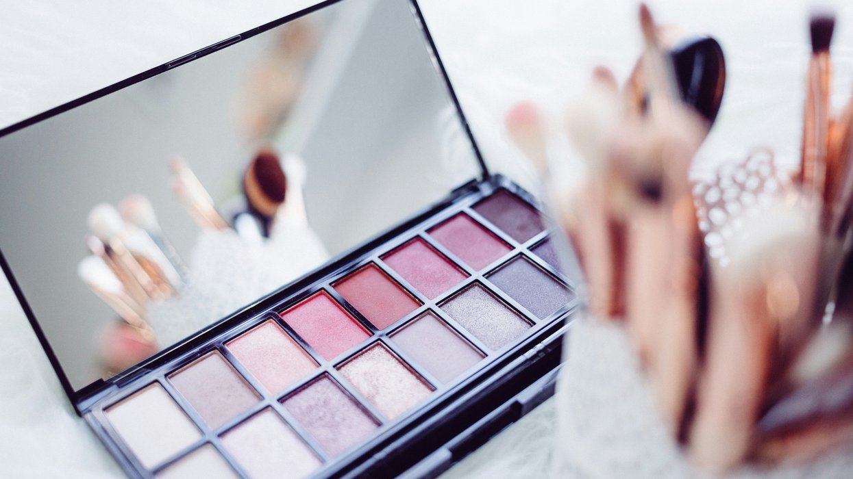 makeup kit with mirror