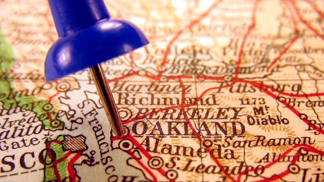 map with a pin on Oakland, CA
