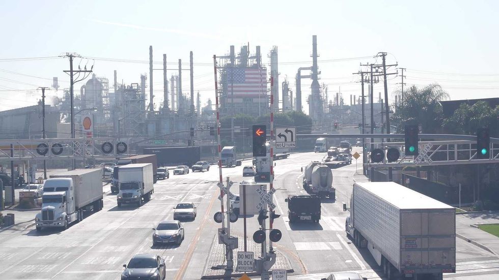 El Paso officials seek answers following emissions at Marathon refinery