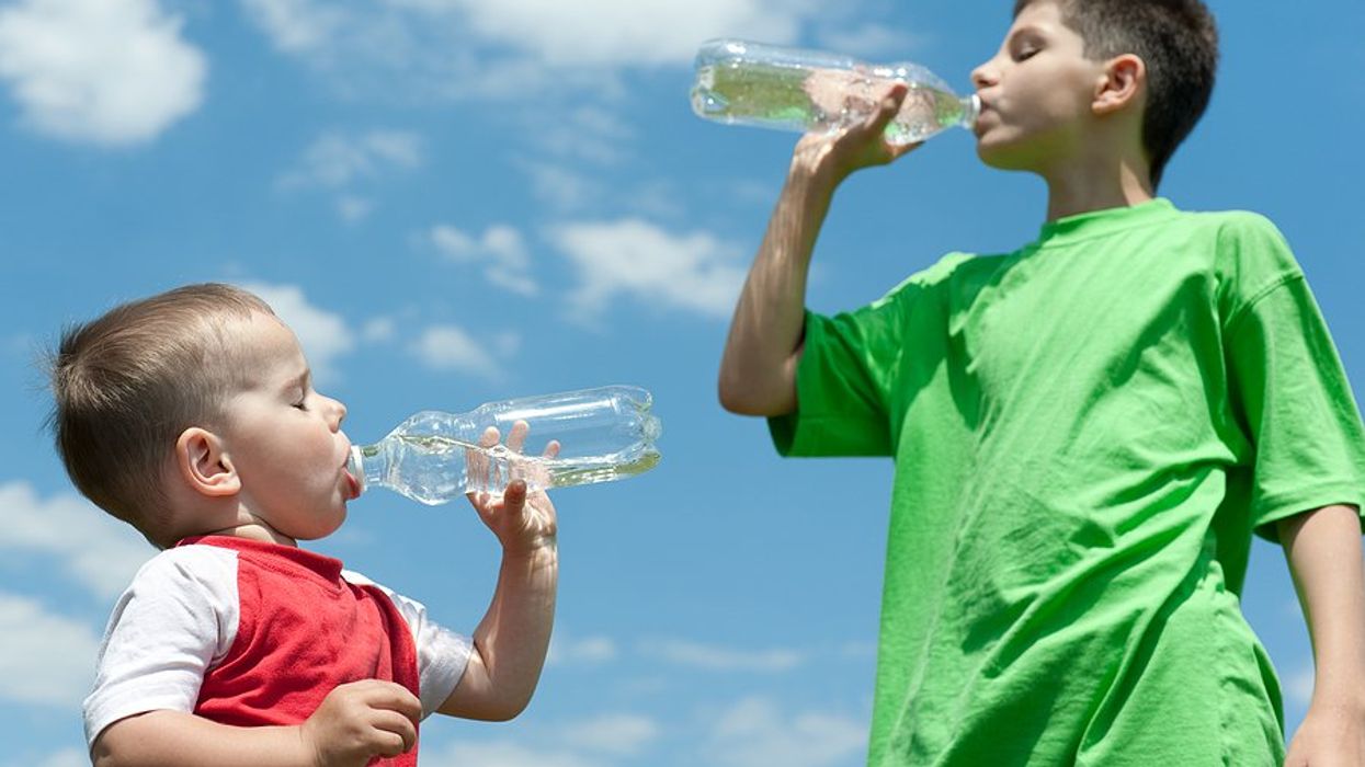 nanoplastic particles in bottled water