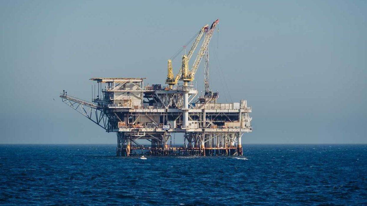 Trump’s offshore oil drilling plan threatens military…
