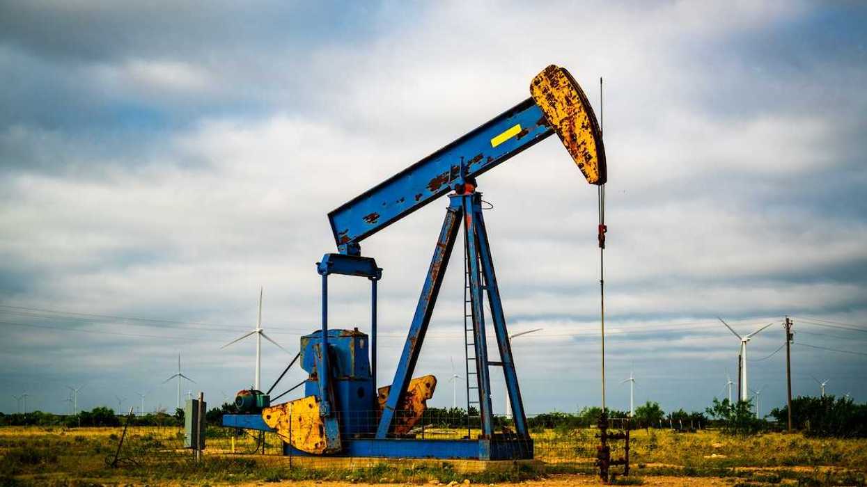 Oil rig pumping out fracked Natural gas in West Texas