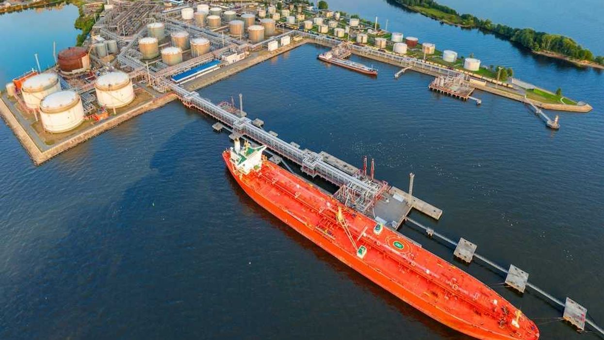 Oil industry warns Trump administration of price spikes within weeks