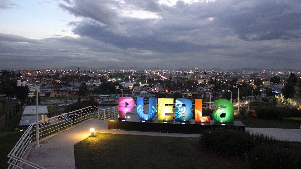 sign in mexico that says puebla