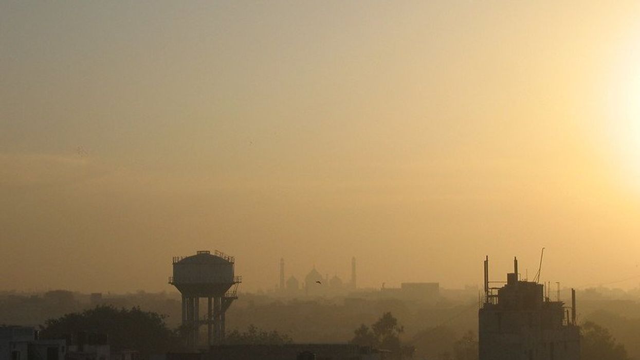 toxic air engulfs New Delhi
